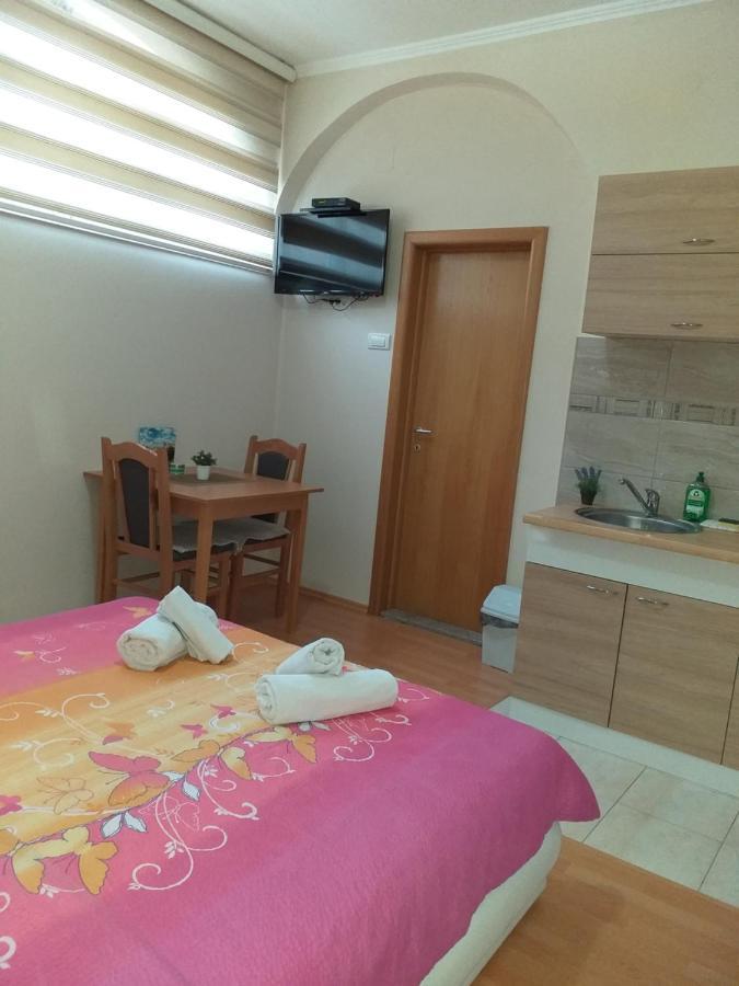Sun City Apartments Требине Екстериор снимка