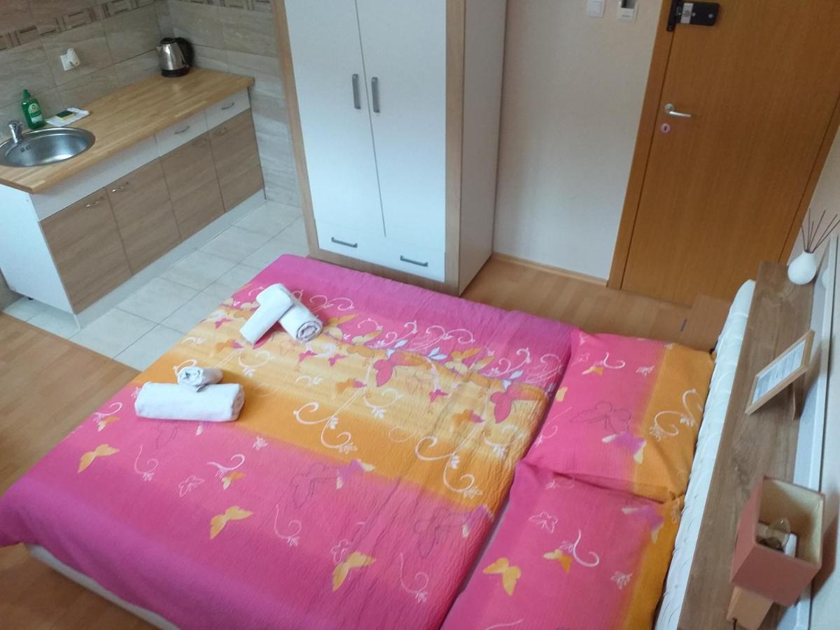 Sun City Apartments Требине Екстериор снимка