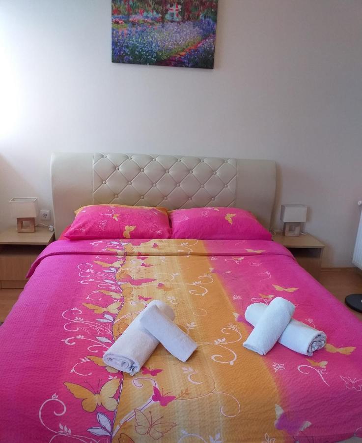 Sun City Apartments Требине Екстериор снимка