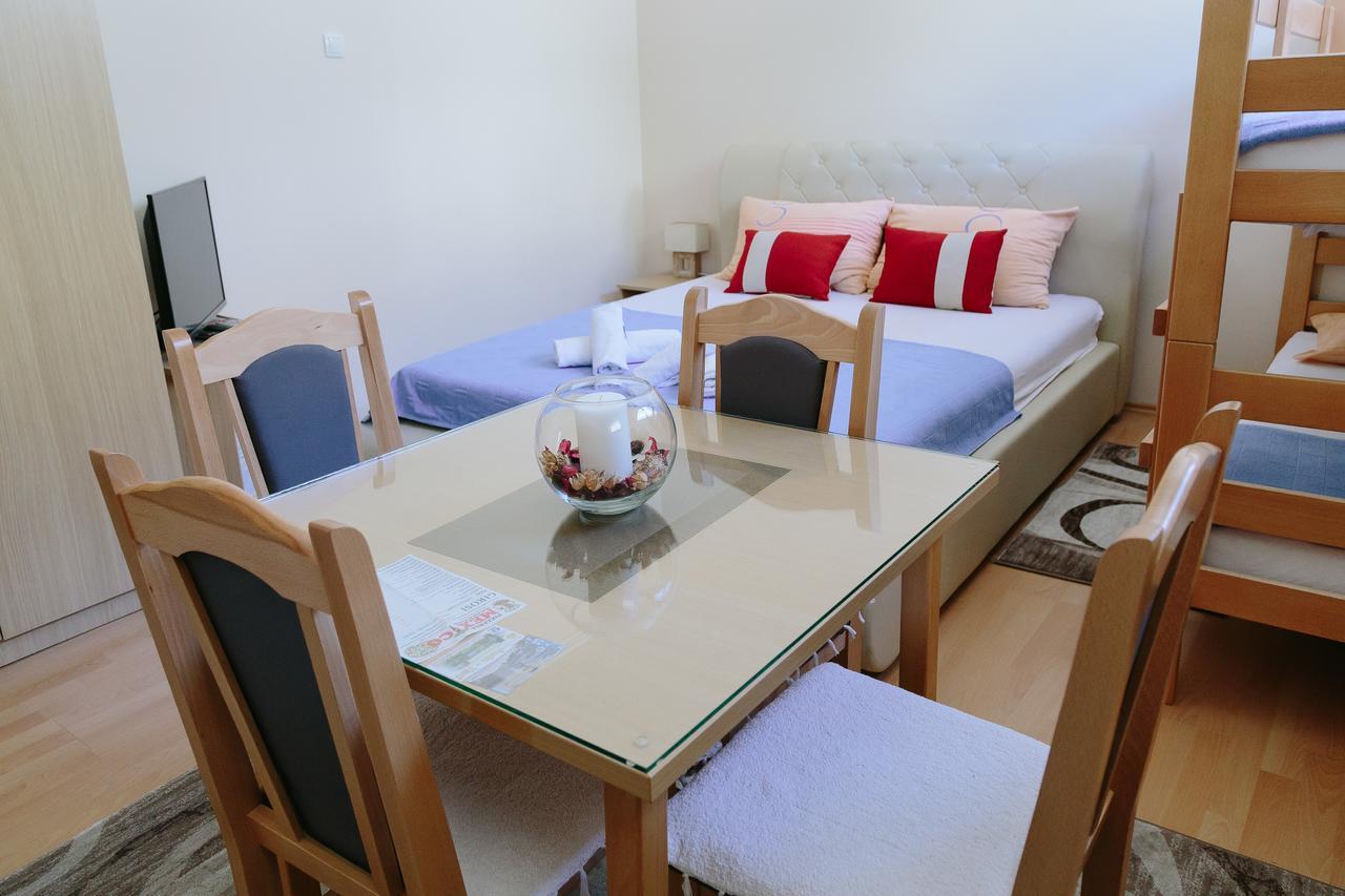 Sun City Apartments Требине Екстериор снимка